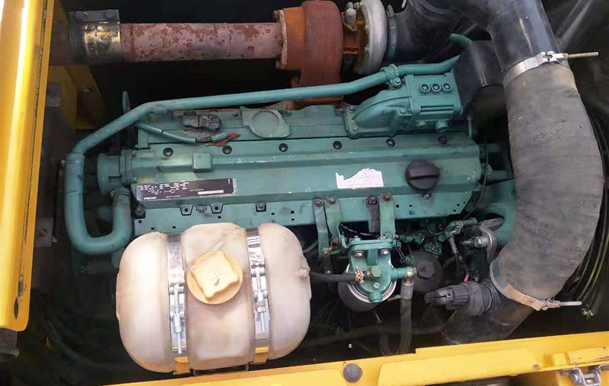 Used Volvo EC240D Excavator detail photo