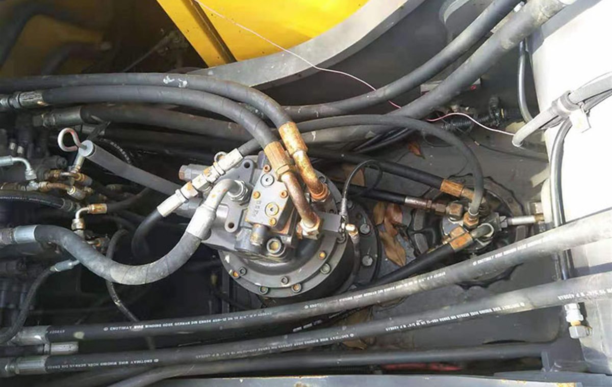 Used Volvo EC240D Excavator detail photo