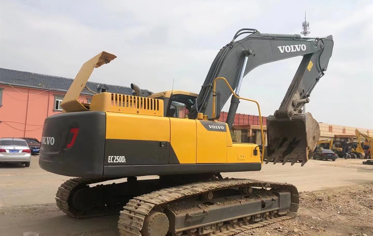 Used Volvo EC250D Excavator