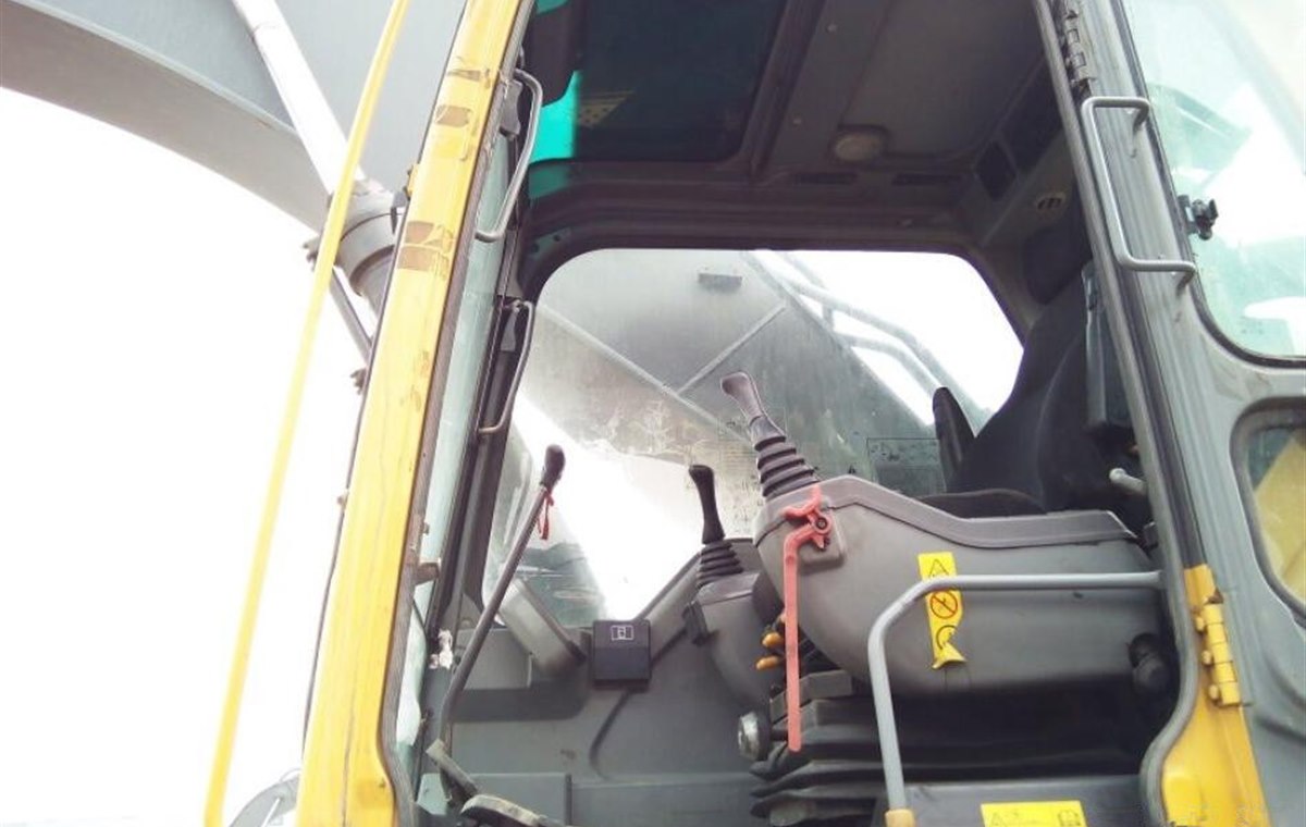Used Volvo EC460 Excavator detail photo