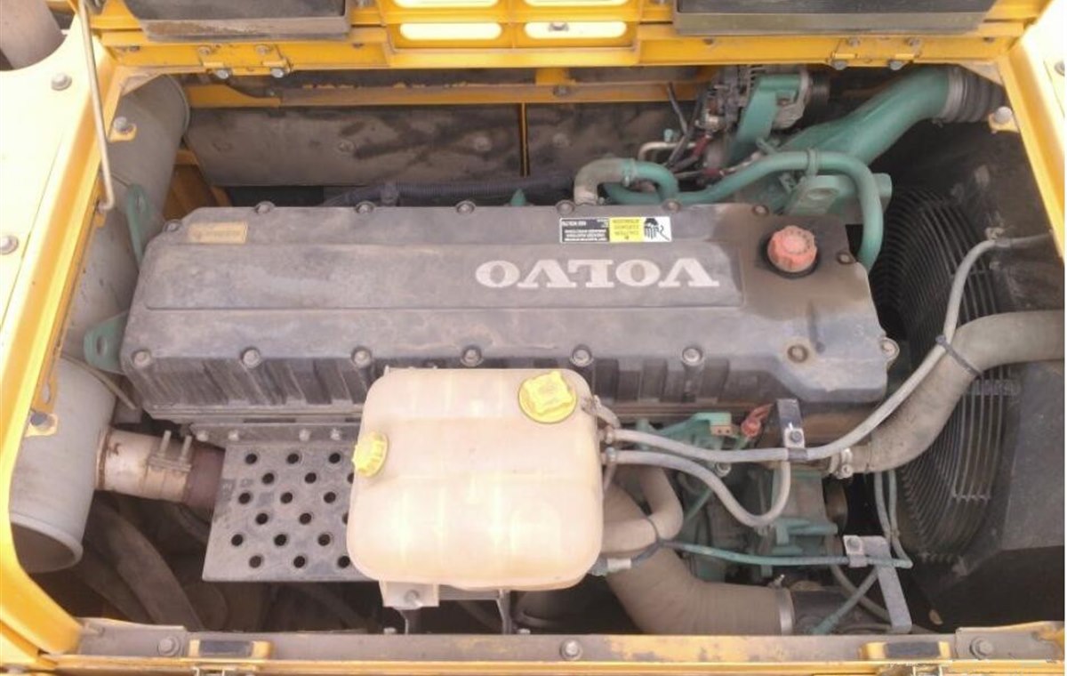 Used Volvo EC460 Excavator detail photo
