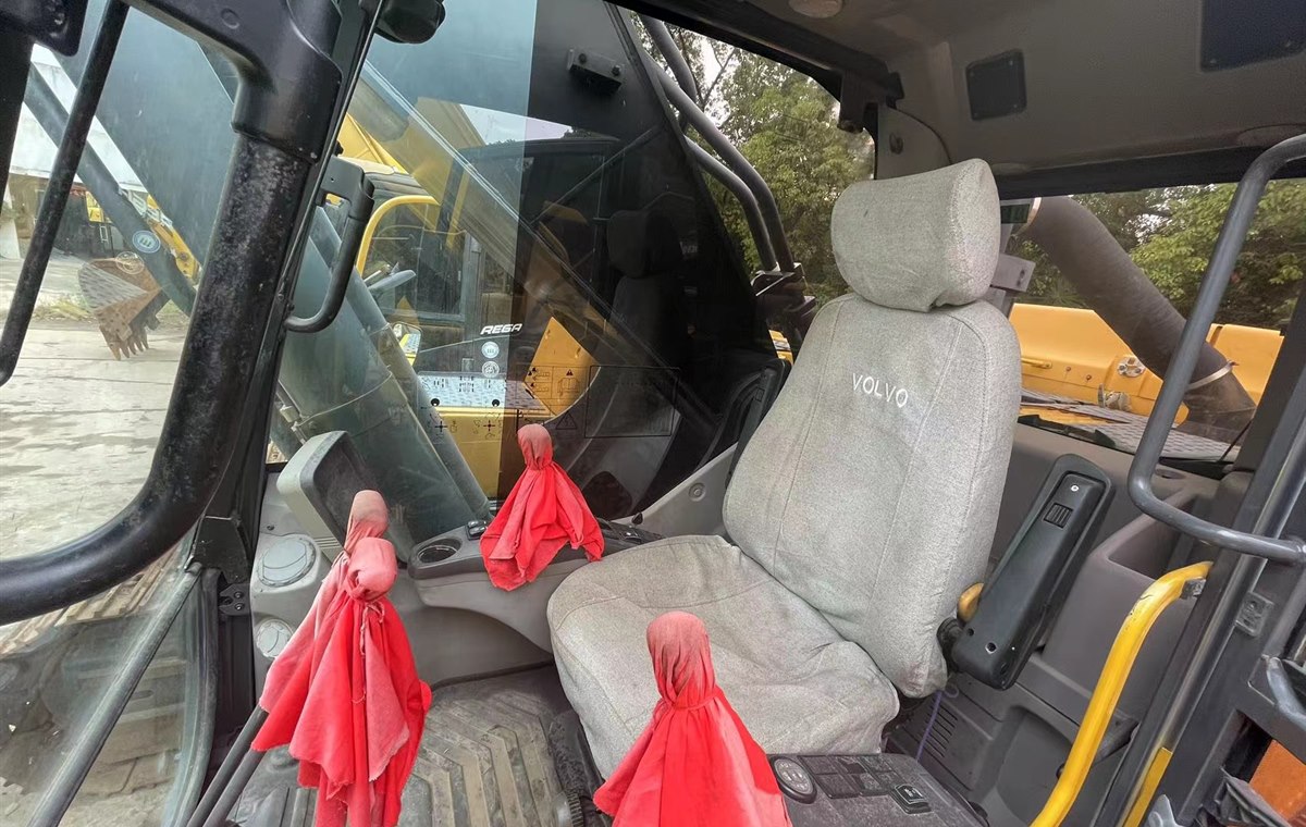 Used Volvo EC480d Excavator detail photo